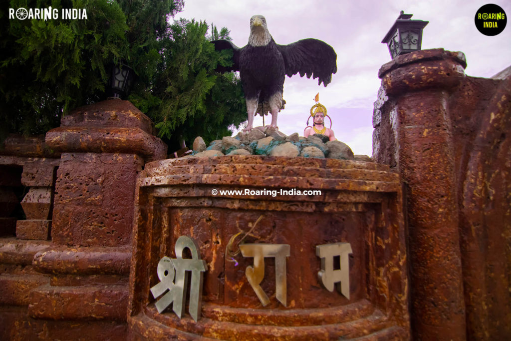 Front view of Hanuman Statue (Hanuman Temple) Jambagi