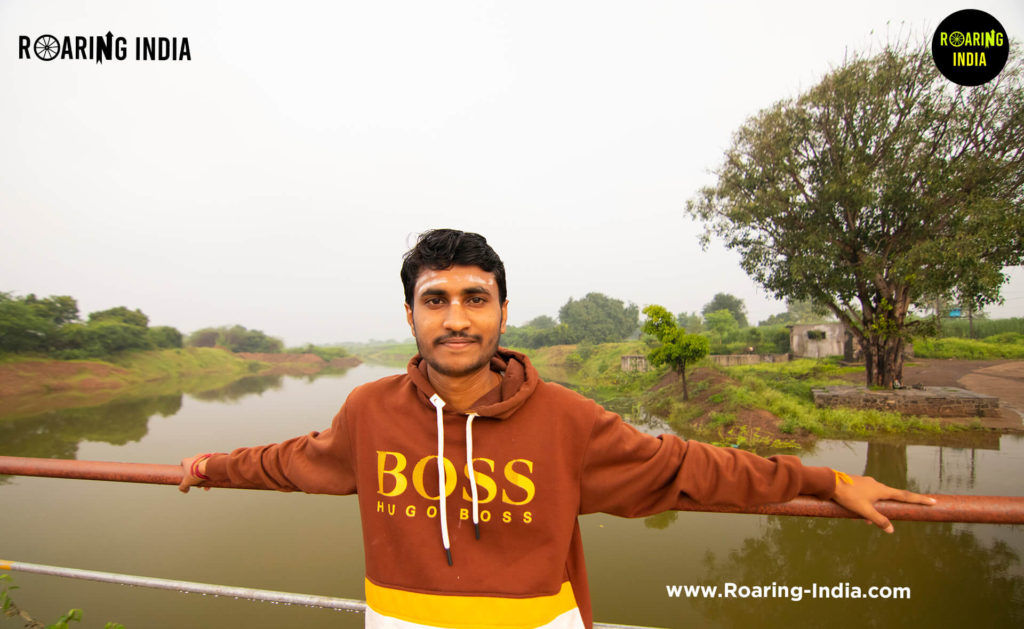 Shrikant Gondhali at Shri Sangamnath Temple Khilegaon