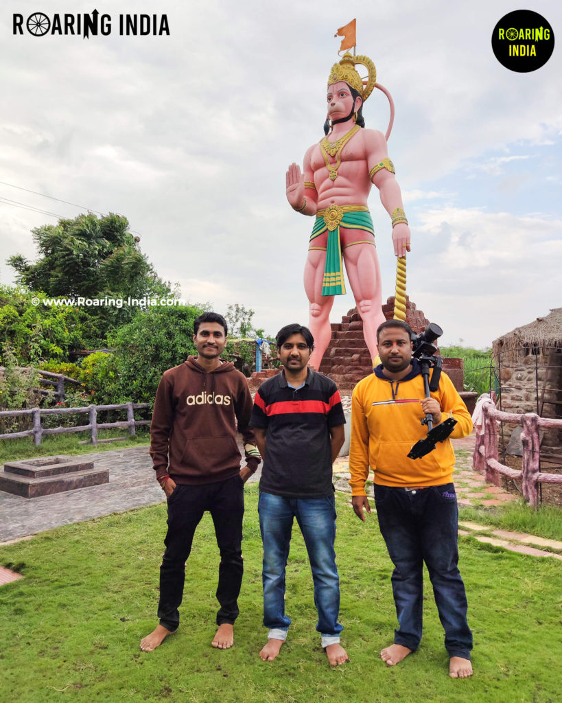 Team Roaring India at Hanuman Statue (Hanuman Temple) Jambagi