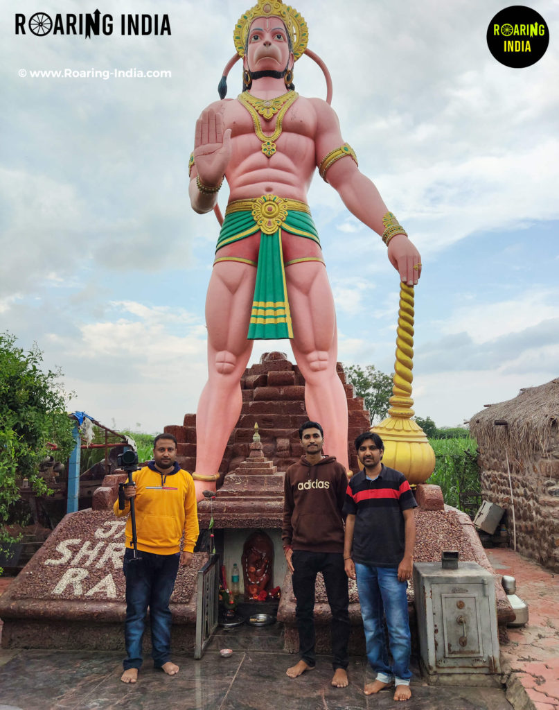 Team Roaring India at Hanuman Statue Jambagi