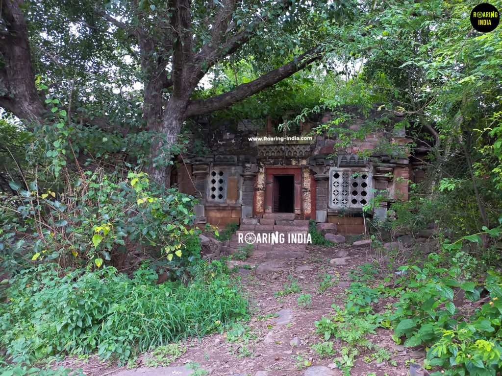 Wide view of Venugopal Temple Savadi athani