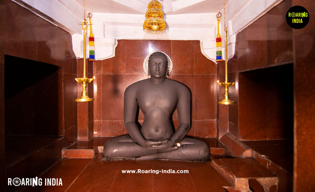 Bhagwan 1008 Shantinath in Shri Brahmanath Temple Temple, Kagwad