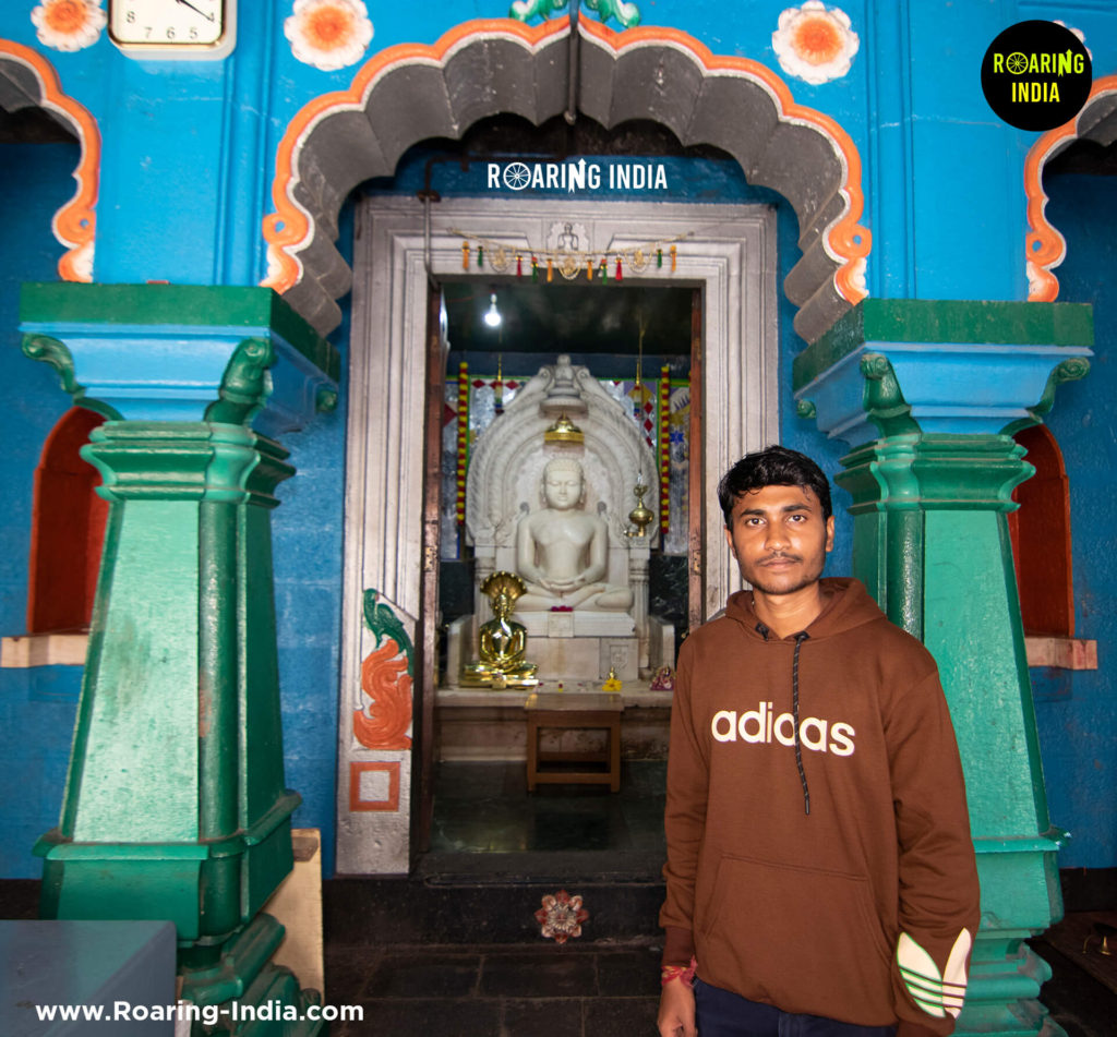Shrikant Gondhali in Chaubis Tirthankar Templesv Shedbal