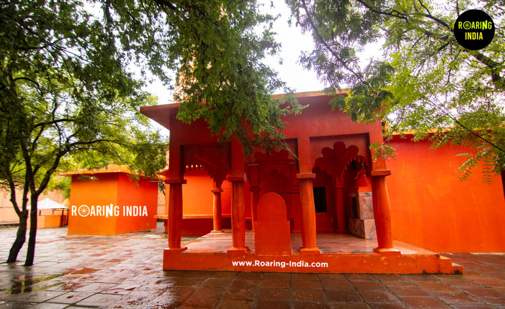 Side view of Shri Mayureshwar Temple Kempwad