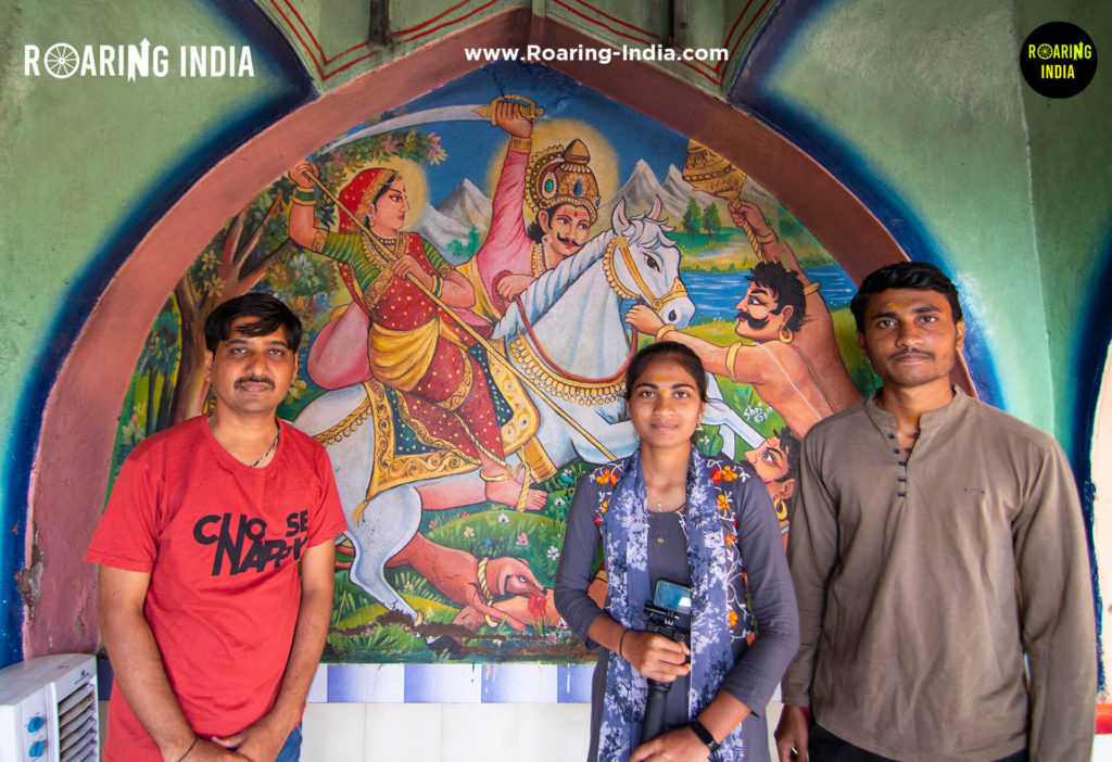 Team Roaring India in Shri Mangsuli Mallayya Temple Kagwad