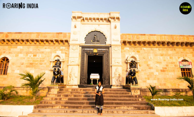Entrance of Anubhav Mantap, Mugalkhod Math
