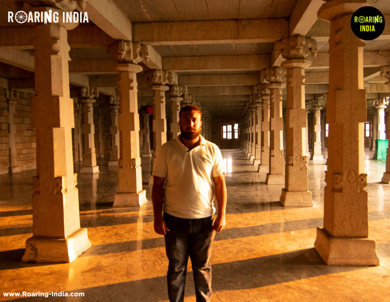 Inside view of Anubhav Mantap, Mugalkhod Math