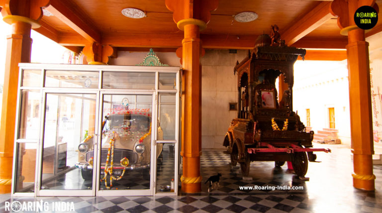 The car used by Shri Sadguru Yallalingeshwar Maharaj, Mugalkhod Math