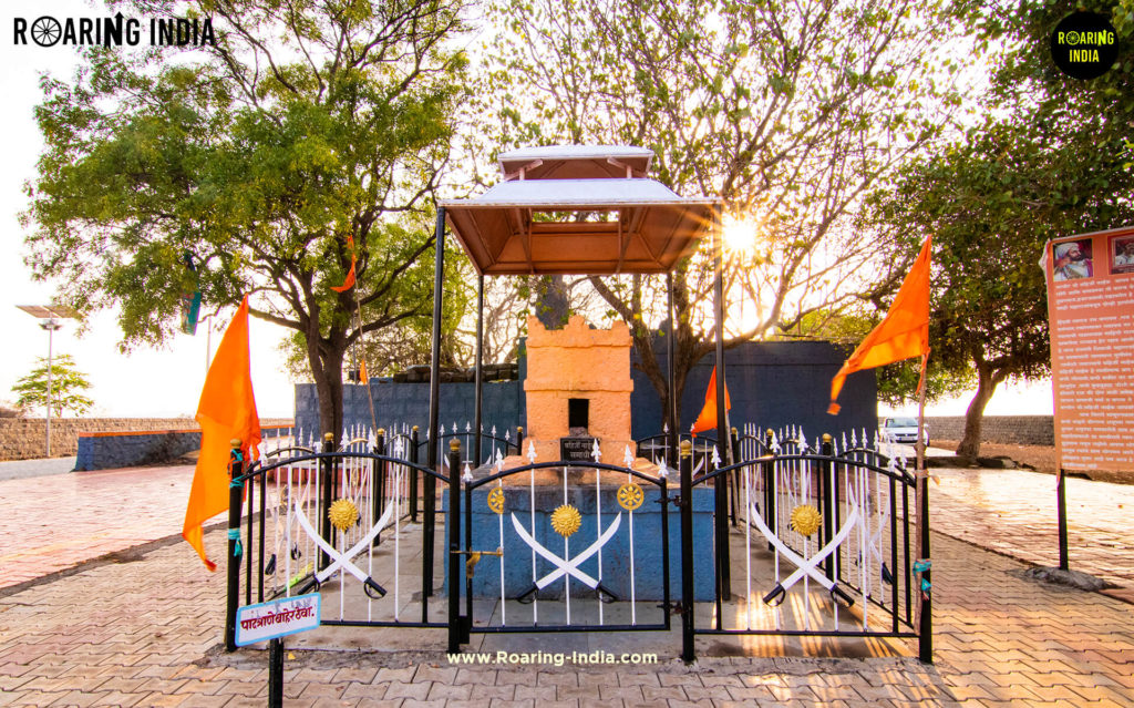Bahirji Naik Tomb, Banurgad
