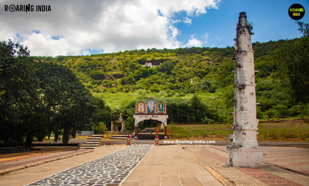 Dargoba Temple Hills Station Pare