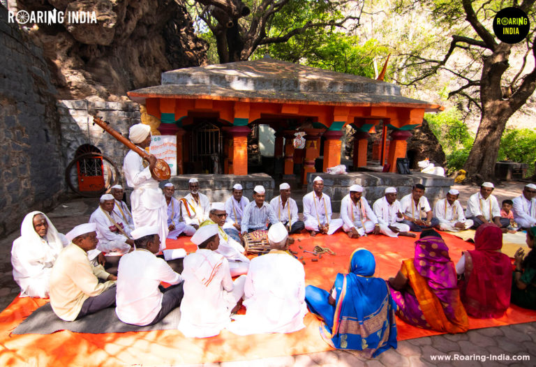 Pandharapur Dindi at Shukacharya Temple