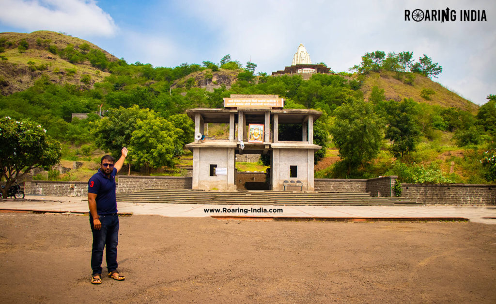 Satishkumar Gondhali at Honai Temple Hills Station, Hatnur