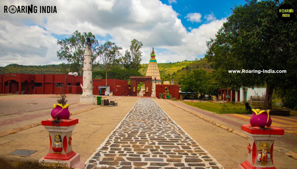 Wide View of Dargoba Temple Hills Station Pare