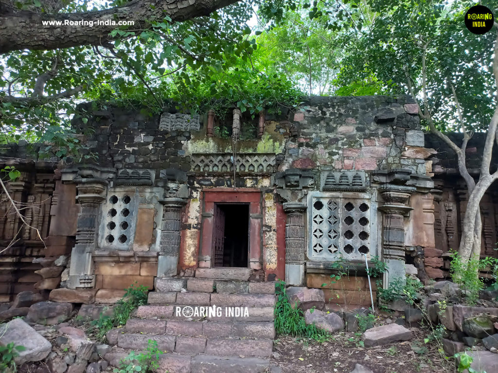 Close view Venugopal Temple Savadi