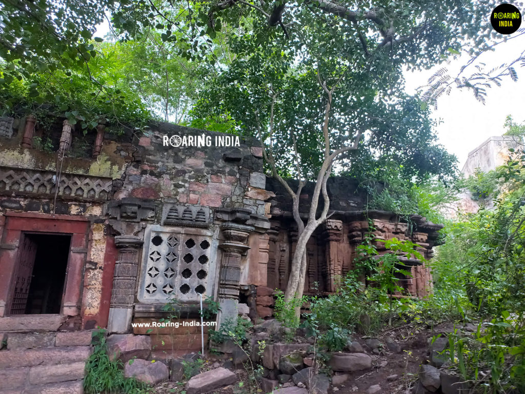Cross view of Venugopal Temple Savadi athani