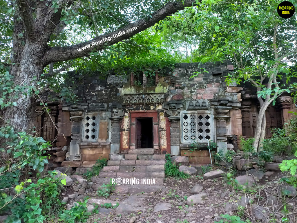 Front view of Venugopal Temple Savadi athani