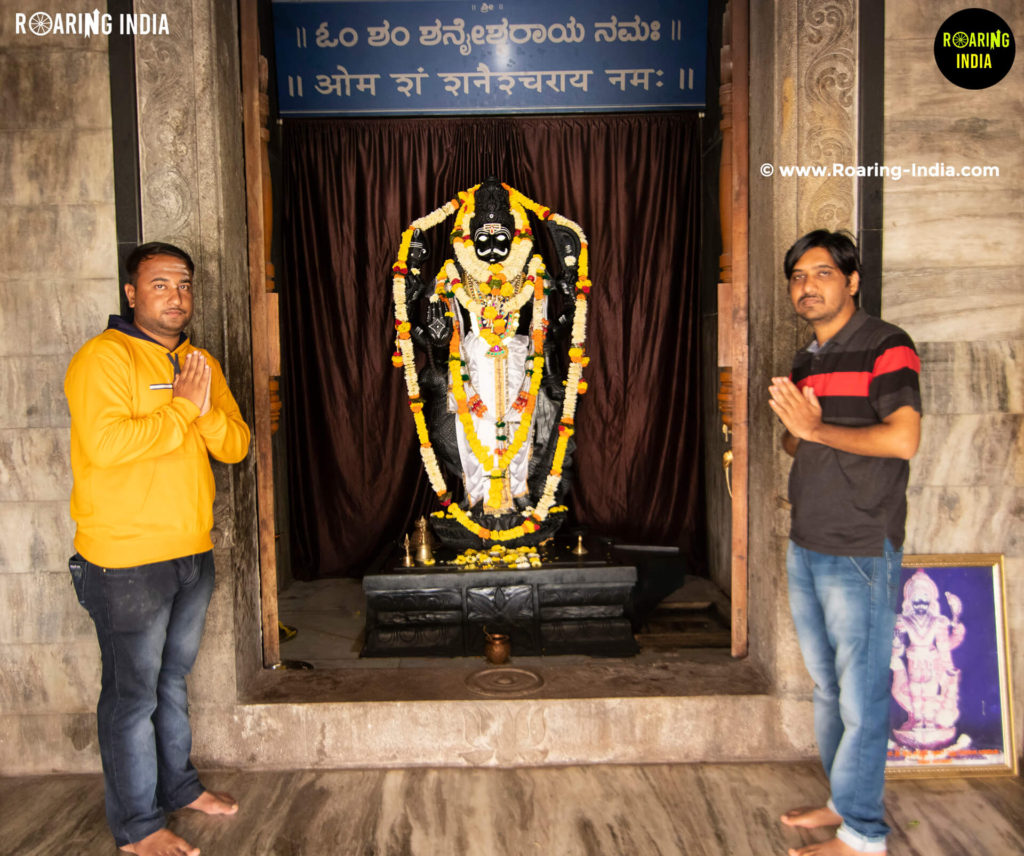 Roaring India team at Shaneshwar Swamy Temple Madabhavi Athani