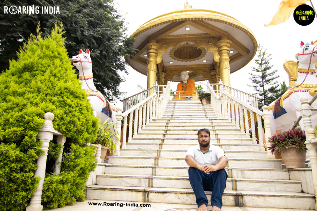 Satishkumar Gondhali at Shivayogi Temple Athani
