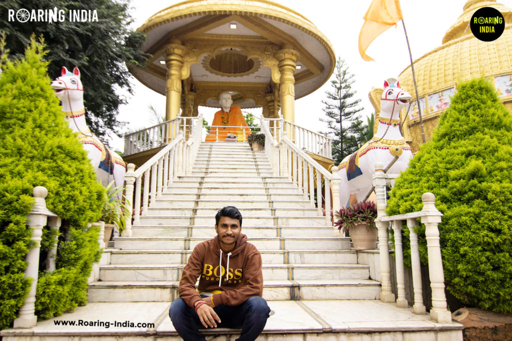 Shrikant Gondhali at Shivayogi Temple athani