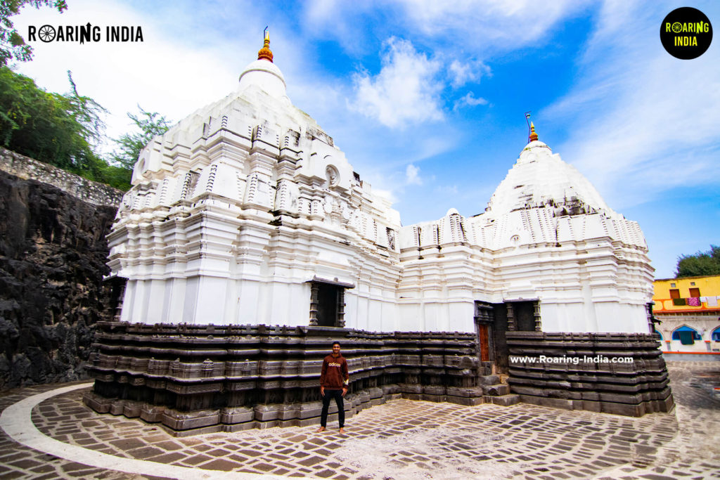 Shrikant Gondhali at Shri Uma Swayambhu Rameshwar Temple Ramateerth