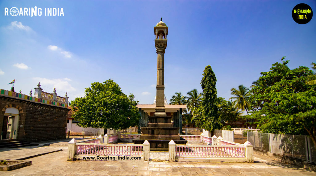 Manastambha at Shri Shantisagar Digambar Jain Ashram Shedbal