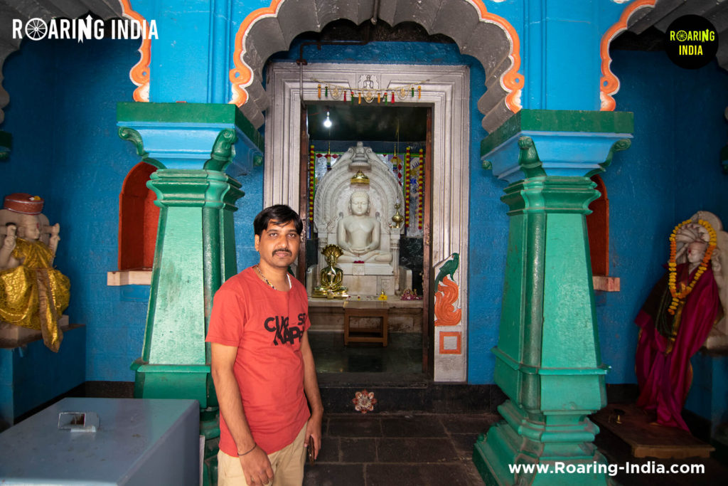 Rajaneesh Gondhali in Chaubis Tirthankar Temple Shedbal