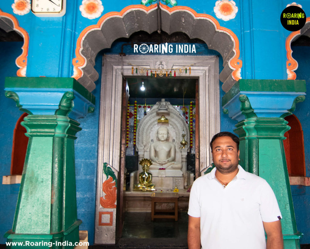 Satishkumar Gondhali in Chaubis Tirthankar Temple Shedbal