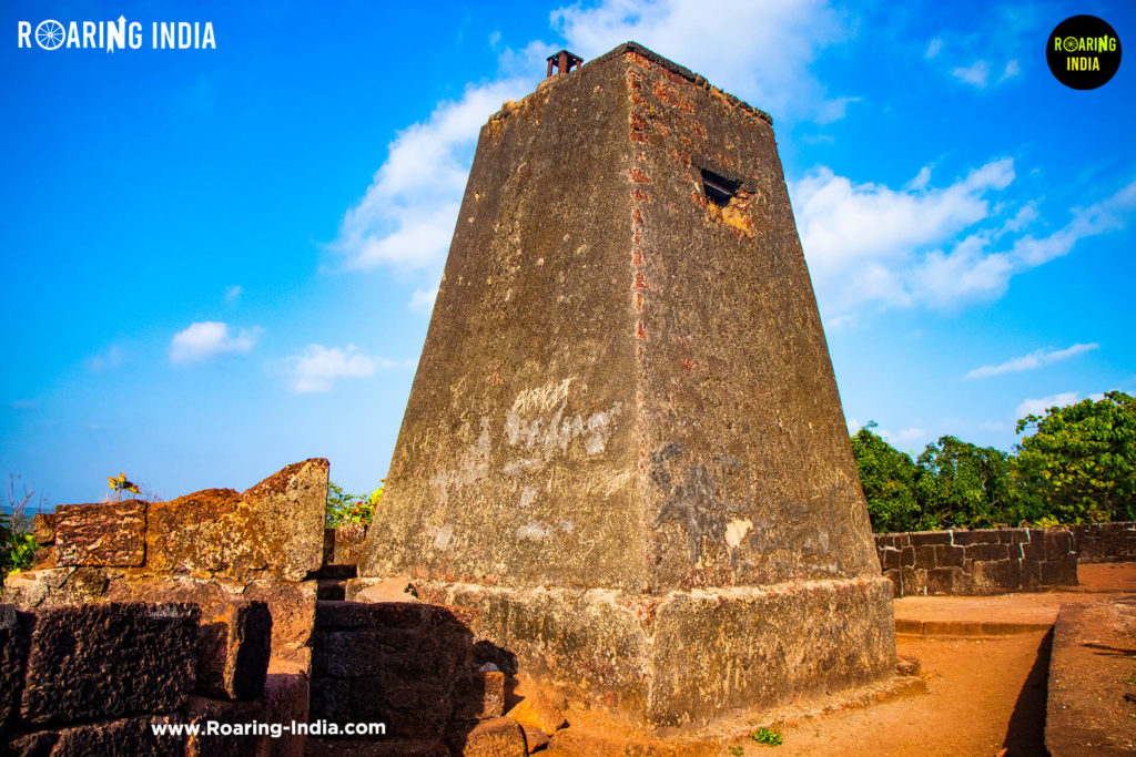 Watch tower of Jaigad Fort